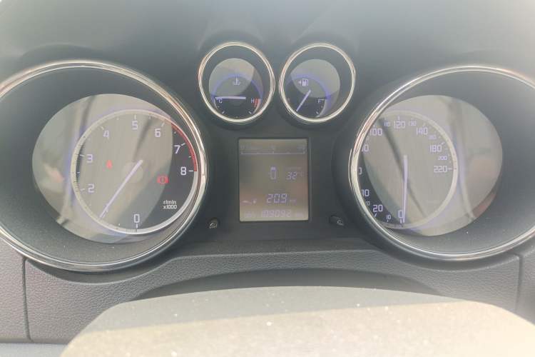 Used CHANGAN CS35 2016 1.6L Manual Luxury Model China V Standard
