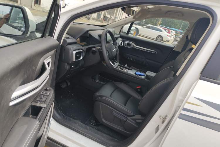 Used Radar King Kong 2025 430 km Two-Wheel Drive Standard Box – Lucky King Driver Seat