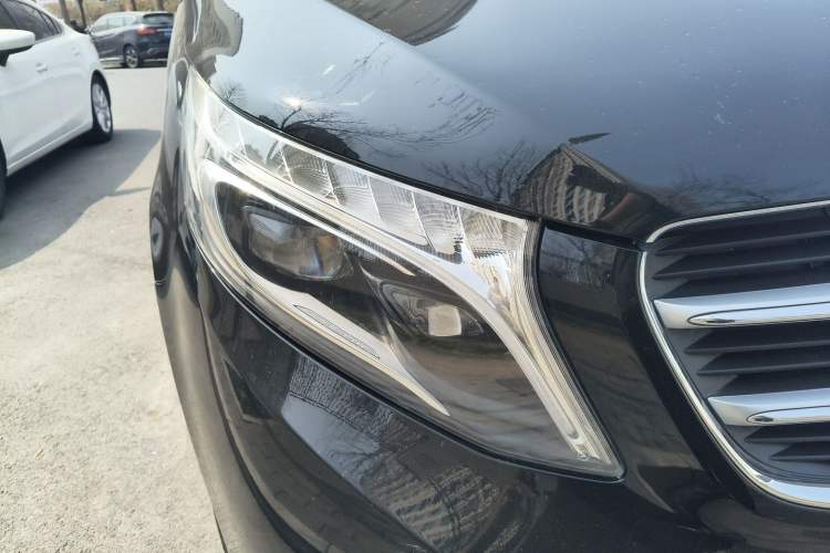 Used Mercedes-Benz V-Class 