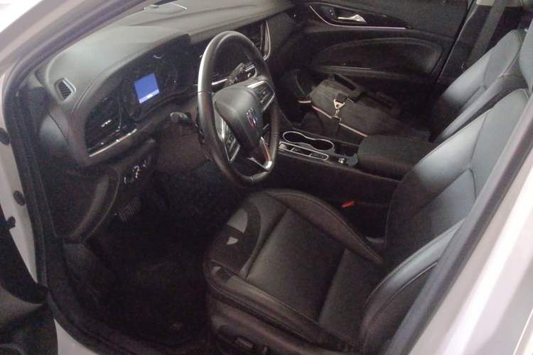 Used Buick Regal 2024 25T Deluxe Edition Left Front Seat