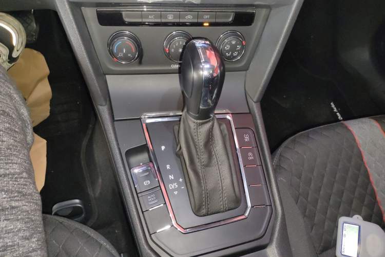 Used Volkswagen Lamando 2019 230TSI DSG Vision Edition China VI Standard