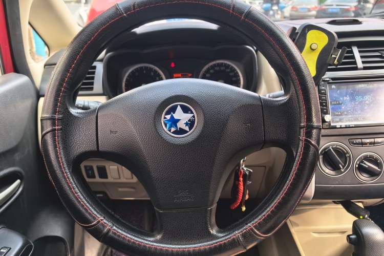 Used Venucia R50 2013 1.6L Automatic Fashion Edition