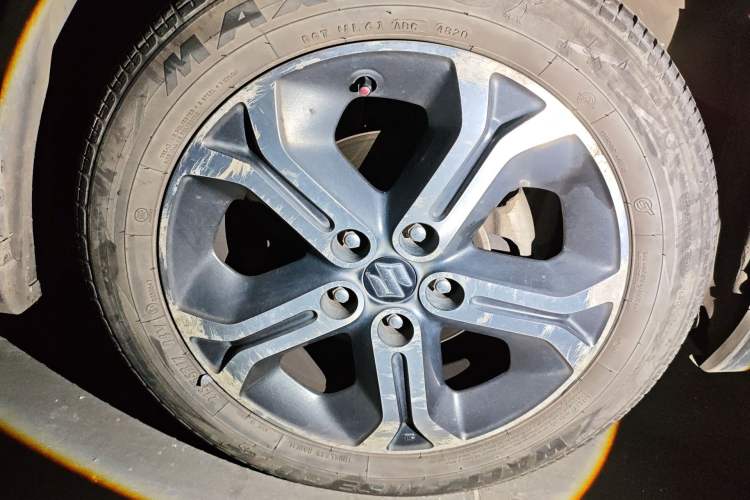 Used Suzuki Vitara 2016 1.4T Automatic Two-Wheel Drive Luxury Version Right Front Wheel Hub