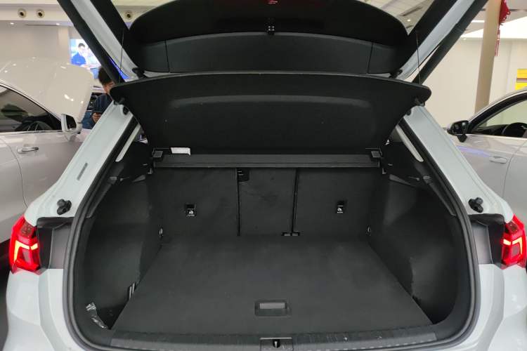 Used Audi Q3 2019 40 TFSI Fashionable and Elegant Model