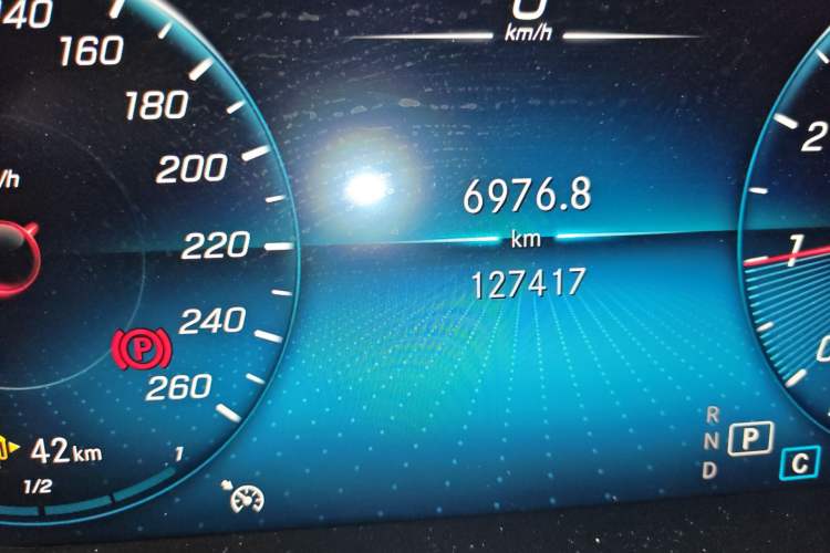 Used Mercedes-Benz C-Class 2021 C 200 L Fashion Edition Sport Version Odometer Close Up