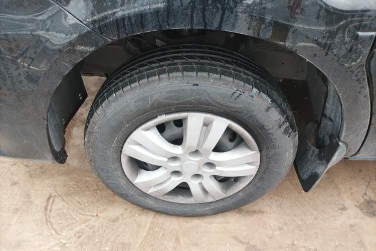 Used FORTHING Lingzhi 2023 M5L 1.6L Base Model 5 Seats