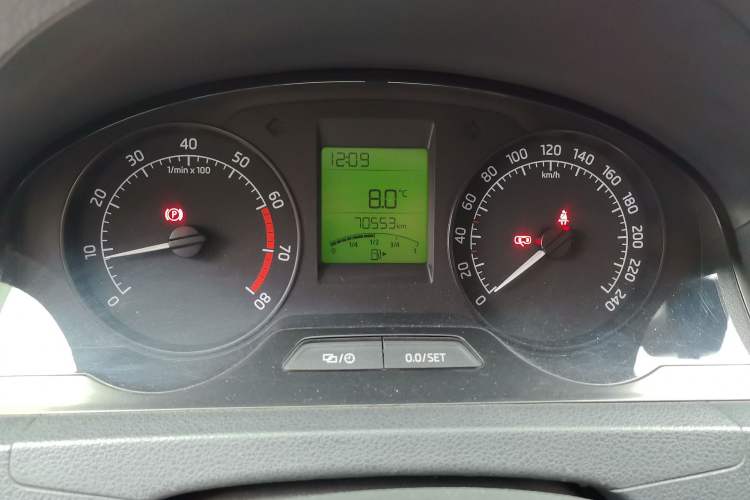 Used Skoda Rapid 2013 1.6L Manual Smart Selection Model