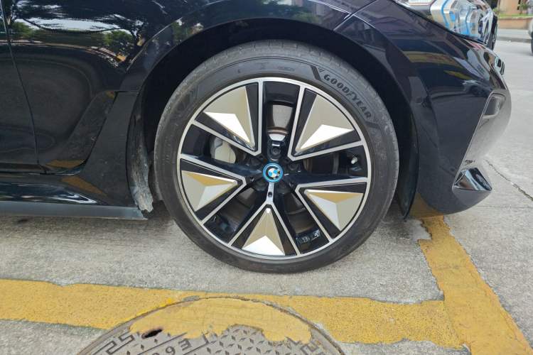 Used BMW i3 2023 eDrive 40 L Midnight Sports Package