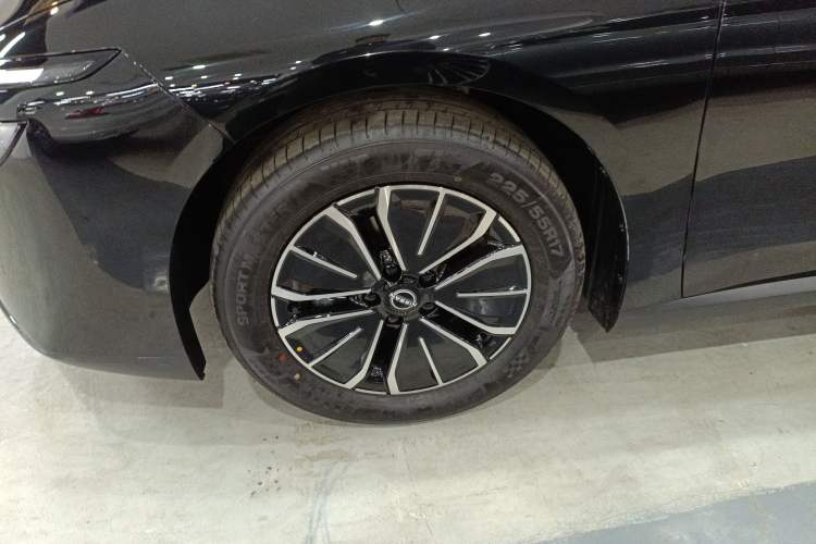 Used Nissan N6 2026 Model 180 Max