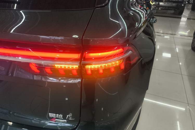 Used Geely Auto Monjaro L 2025 Dongfang Yao 2.0TD Automatic All-Wheel-Drive Wangyue Edition Right Rear Taillight