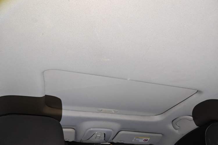 Used GAC Trumpchi GS4 2017 235T Manual Two-Wheel Drive Luxury Edition Headliner