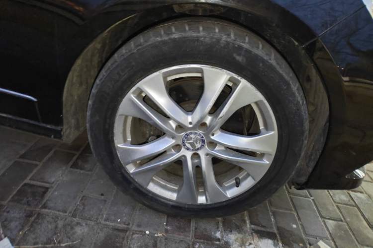 Used Mercedes-Benz E-Class 2010 E 300 L Fashion Model