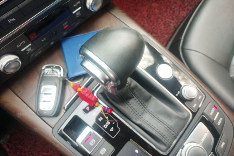 Used Audi A6L 2015 35 FSI quattro Technology Edition Gear Lever