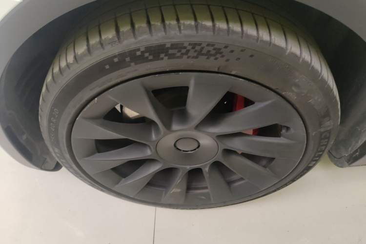 Used Tesla Model Y 2021 Long-Range All-Wheel-Drive Version
