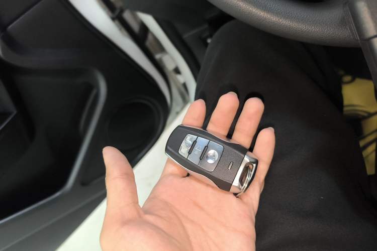 Used Haval H2 2018 Chuanxiang Edition 1.5T Manual Two-Wheel Drive Fashion Model China V Standard Vehicle Key