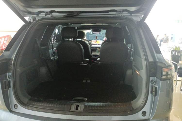 Used Dongfeng eπ eπ008 2024 210Max Range-Extended Version 6 Seats
