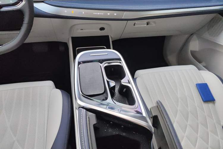 Used SAIC MAXUS G90 2022 2.0T Interstellar Seven-Seater