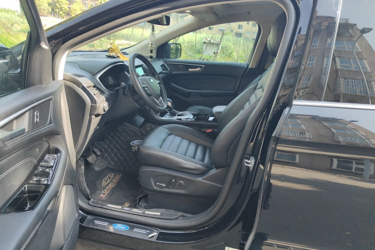 Used Ford Edge 2018 EcoBoost 245 Two-Wheel-Drive Titanium 7-Seater China VI Standard
