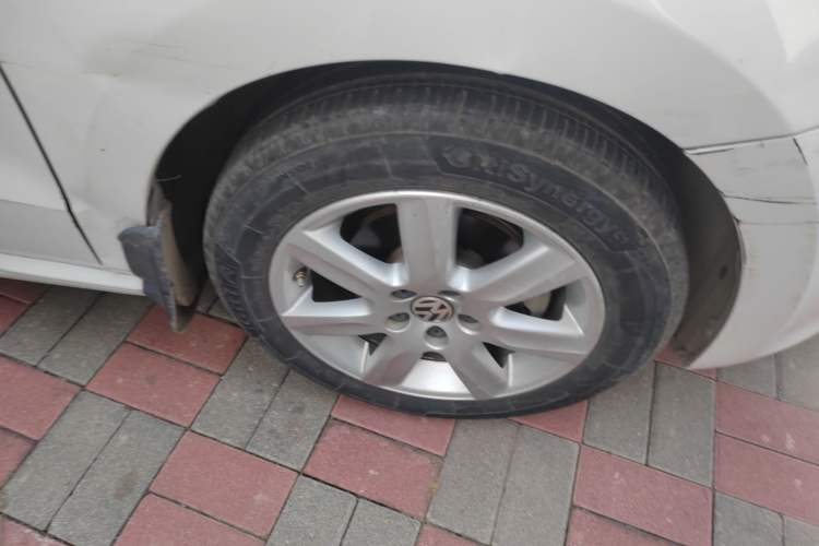 Used Volkswagen Polo 2013 1.6L Manual Comfort Edition
