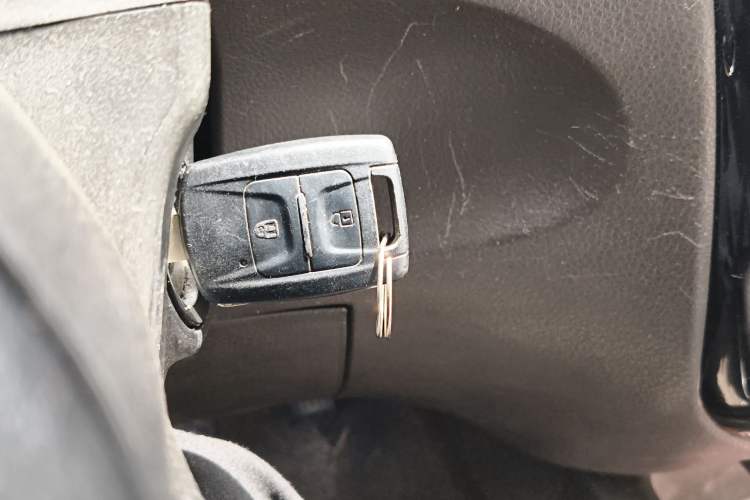 Used Wuling Rongguang V 2016 1.5L Standard Version
