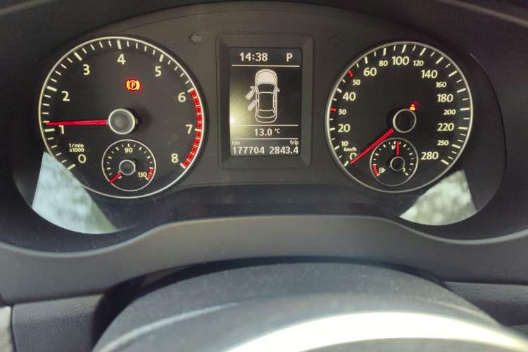 Used Volkswagen Sagitar 2013 2.0 TSI GLI Odometer Close Up