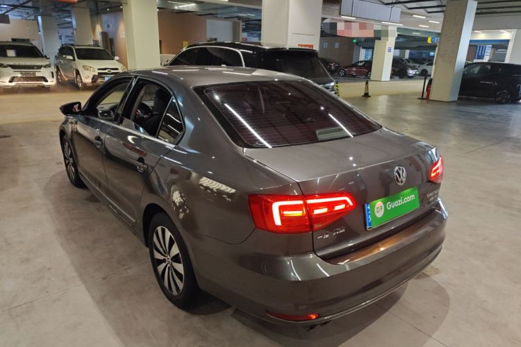 Used Volkswagen Sagitar 2015 230TSI Automatic Luxury Model
