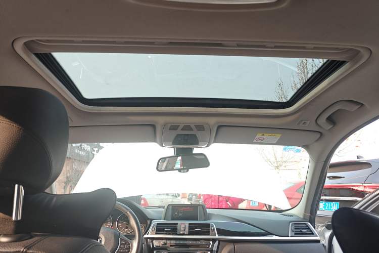 Used BMW 3 Series 2017 318i Fashion Model
