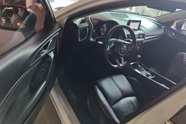 Used Mazda 3 Axela 2017 Sedan 2.0L Automatic Prestige Model China V Standard
