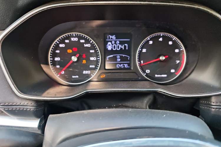 Used Roewe RX3 2018 1.6L Manual Internet Smart Edition