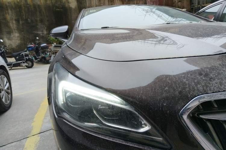 Used Buick LaCrosse 2018 20T Elite Edition Right Front Headlight