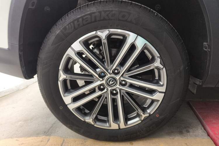 Used CHANGAN CS75 PLUS 2022 1.5T Automatic Luxury Model Right Rear Wheel Hub