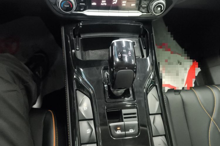 Used Bestune T77 2023 1.5T Automatic Luxury Model Gear Lever