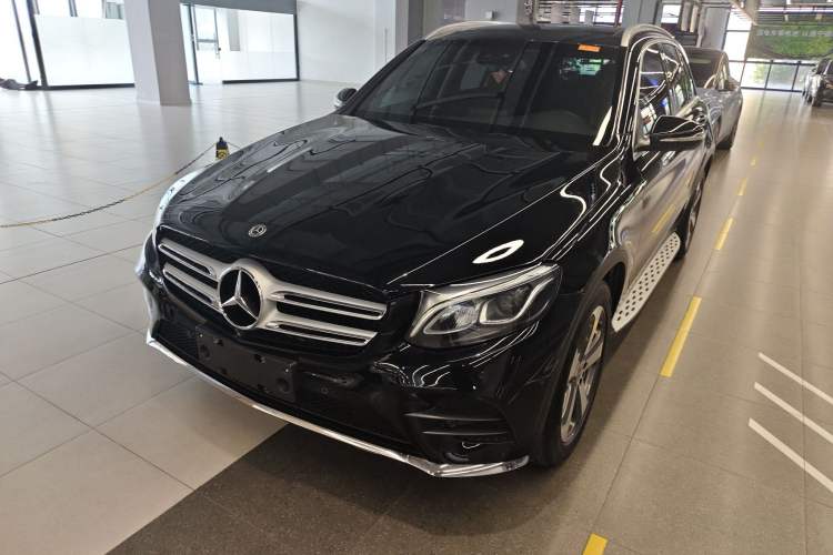 Used Mercedes-Benz GLC 2017 GLC 260 4MATIC Luxury Model