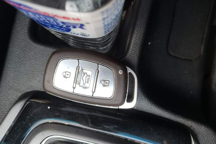 Used Hyundai Elantra (5th Generation / Langdong) 2015 1.6L Automatic Luxury Model Vehicle Key