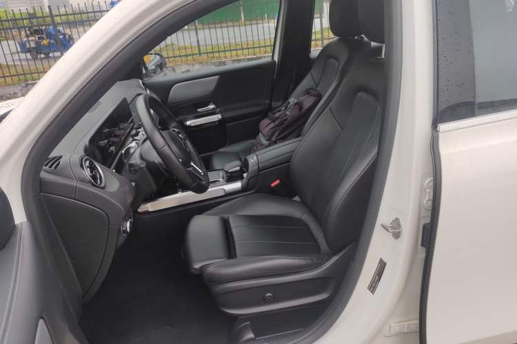 Used Mercedes-Benz GLB 2023 GLB 200 Dynamic Edition Left Front Seat