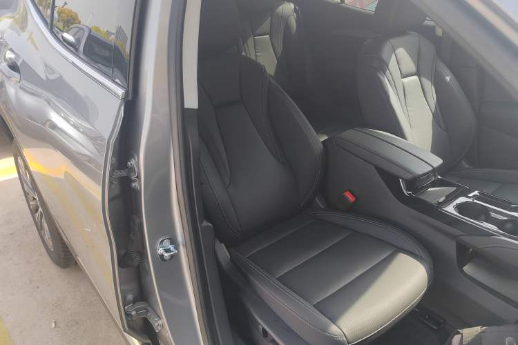 Used Buick Envision 2025 25T Entry-Grade Platinum Edition
