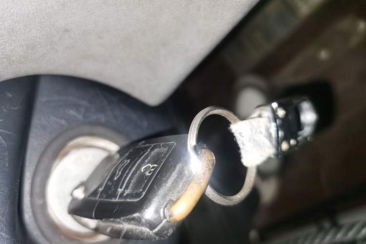 Used Mitsubishi Pajero 2011 V73 3.0L MT GL Vehicle Key