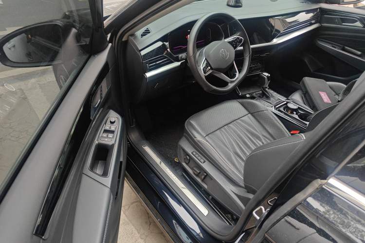 Used Volkswagen Passat 2023 Facelift 330TSI Luxury Edition