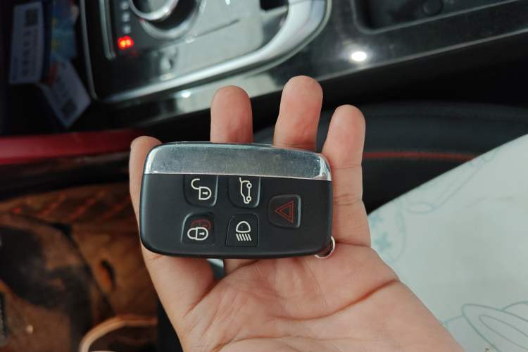 Used Land Rover Discovery Sport 2019 240 PS SE Dynamic Version China VI Standard