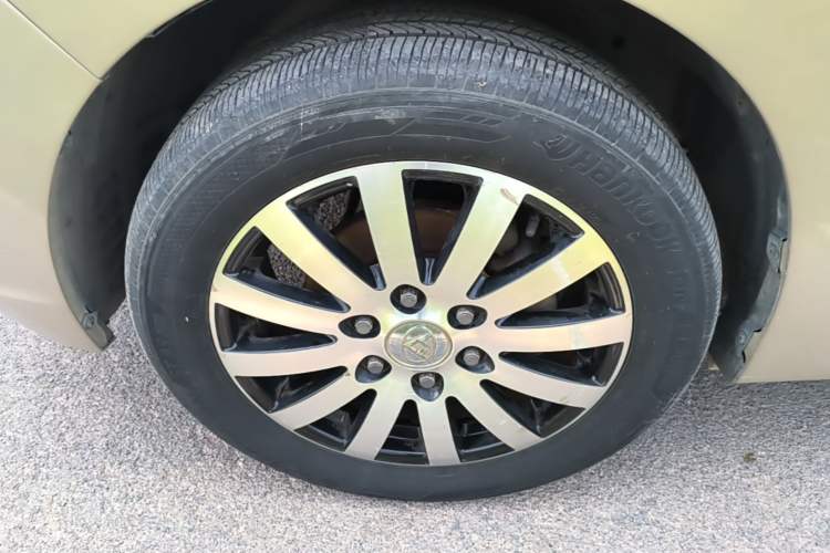 Used SAIC MAXUS G10 2014 2.0T Automatic Executive Edition