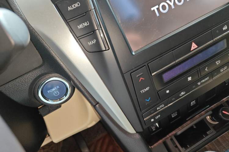 Used Toyota Camry 2015 Dual-Engine 2.5 HG Luxury Navigation Edition Interior 1