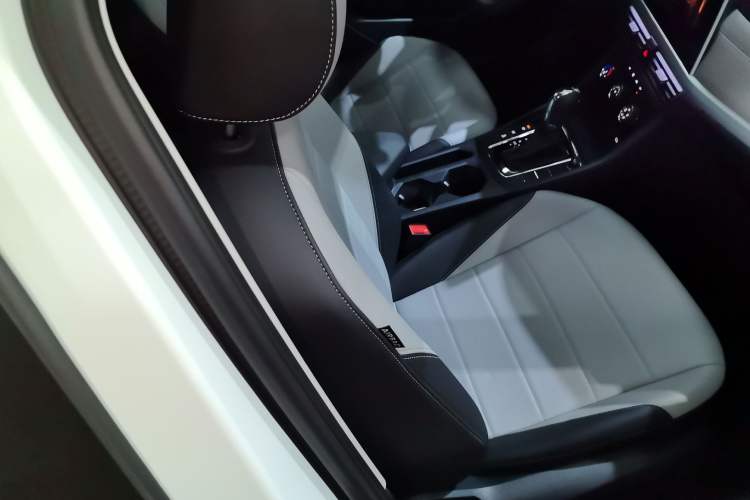 Used Volkswagen Bora 2025 200TSI DSG Enjoy PRO Edition Right Front Seat