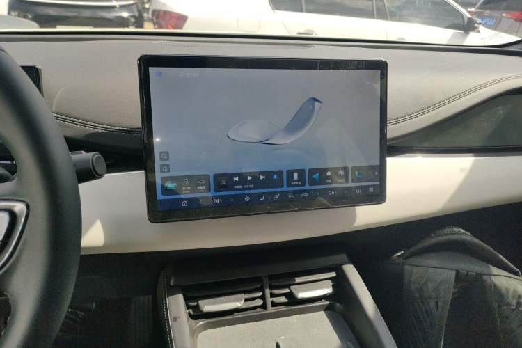 Used BYD Seal 06 New Energy 2025 DM-i Smart Drive 120KM Deluxe Model Audio And AC Panel