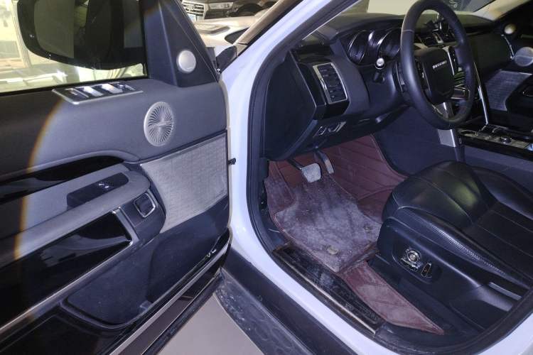 Used Land Rover Discovery 2019 3.0 SC V6 SE
