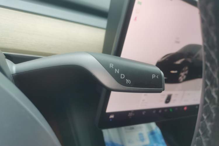 Used Tesla Model Y 2022 Revised Version Rear-Wheel Drive Gear Lever