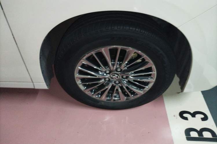 Used Toyota Alphard 2021 Dual-Engine 2.5L Luxury Edition Right Front Wheel Hub