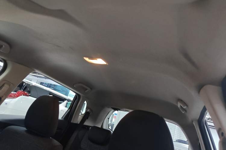 Used Honda Fit 2016 1.5L LX CVT Comfort Model Headliner