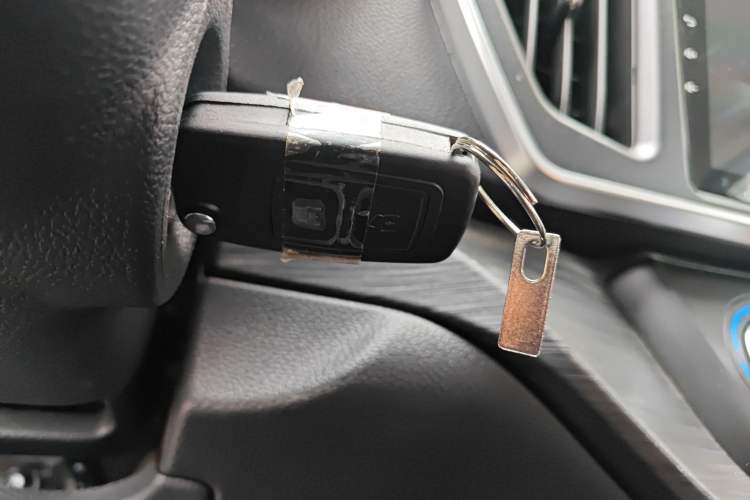 Used Chana Ruixing EM60 2025 Model, Elite Type, 6 Seats, 300 km, Side Doors