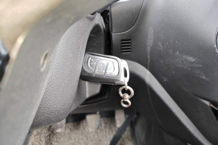 Used Soueast DX3 2016 1.5L Manual Luxury Model
