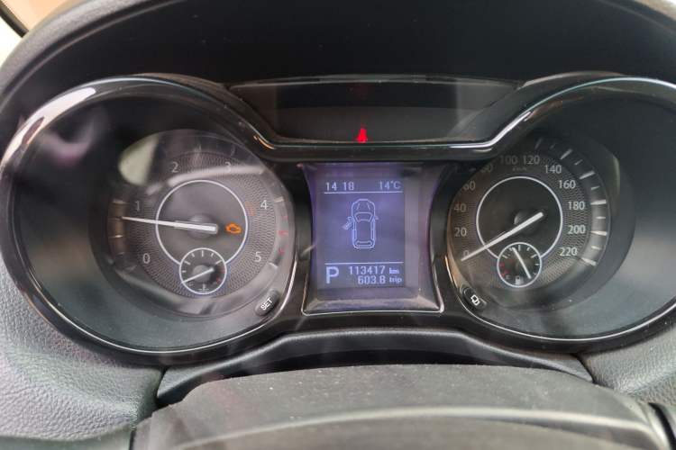 Used JMC Yusheng S350 2013 2.4T Automatic 2WD Diesel Luxury Edition 5 Seats
